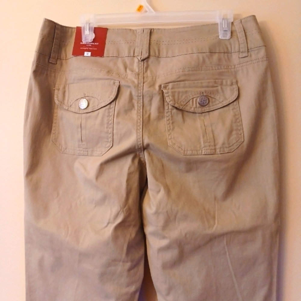 Dressbarn khaki Capris womens size 12 - Picture 5 of 9
